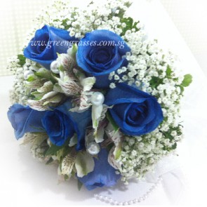 WB12011 ROM-6 Ecuador Blue Rose hand bouquet