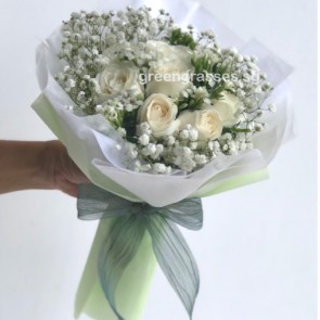 HB07855 BOQ-9 Wh Roses  hand bouquet